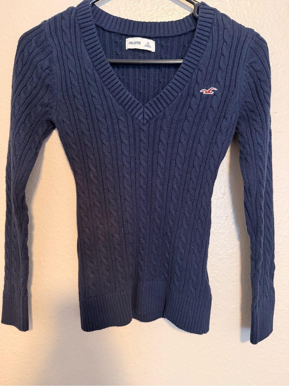 Hollister Women's Navy Cable V-Neck Sweater with Logo